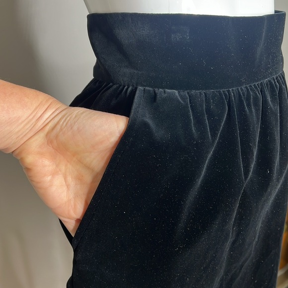 Yves Saint Laurent YSL Sz 34 US 4 Knee Length Black Velvet Pencil Skirt Pockets - Picture 5 of 11